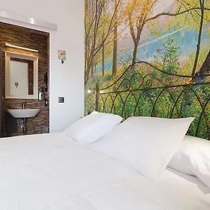 2* Bed & Breakfast Salamandra Plaza